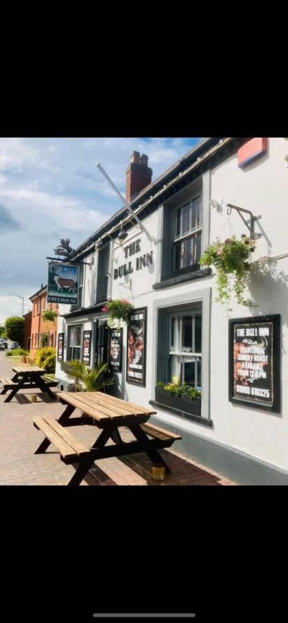 The Coach House At The Bull Inn Milton Keynes Kültér fotó