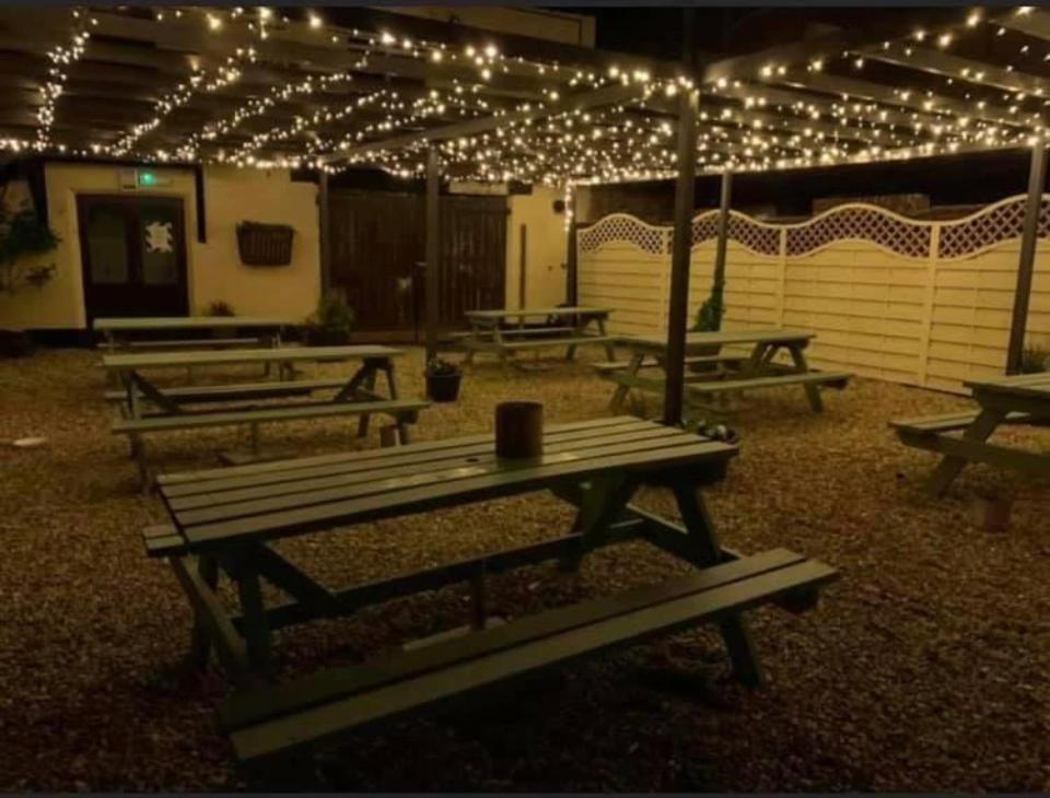 The Coach House At The Bull Inn Milton Keynes Kültér fotó